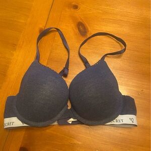 Victoria’s Secret tshirt push up full coverage bra size 32 B blue trim details